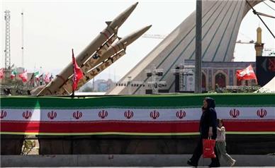 آخرین تحولات جنگ؛ حملات متقابل ایران و آمریکا، افزایش قیمت نفت و تحولات باب‌المندب