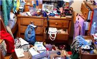 با وسایل اضافه داخل خانه چه کنیم؟ راهکارهای هوشمندانه برای خلوت‌سازی