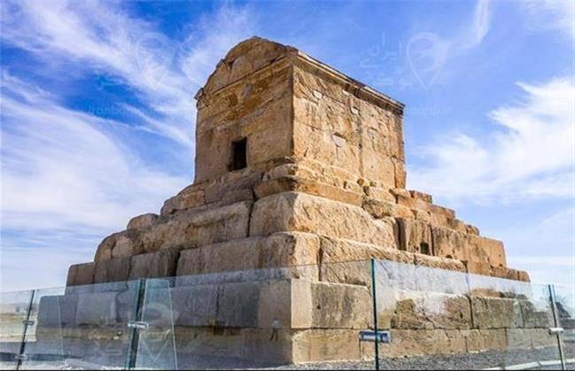 تصویری از آرامگاه کورش در دوره قاجار