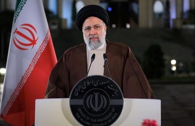 رفع مشکلات کشور در دست بیگانگان نیست/ حرکت دولت در جهت استقلال اقتصادی کشور ادامه دارد/ باید زمینه کار برای جوانان خوزستان فراهم شود