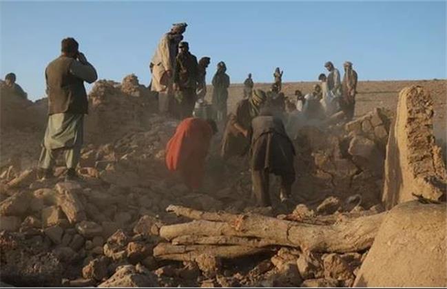 افزایش شمار جانباختگان زلزله در افغانستان به2000نفر