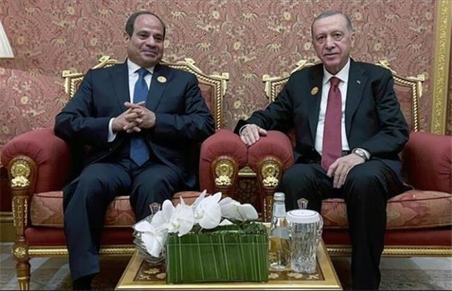 تحکم اخوان المسلمین با السیسی!/منافع اقتصادی و دیپلماسی فوتبال روابط اردوغان با کودتاچیان مصر را عادی کرد