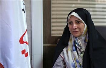 زهرا نژادبهرام: کاش پلیس به جای دستگیری زنان به خاطر حجاب برای مبارزه با اختلاس به میدان بیاید