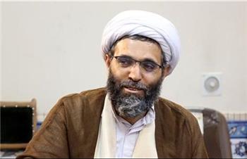 روزنامه اعتماد: امام جمعه قشم باید به ۲ماه تا ۳سال حبس محکوم شود