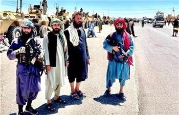 مانور نظامی طالبان با «سلاح‌های سنگین» در نزدیکی مرز ایران