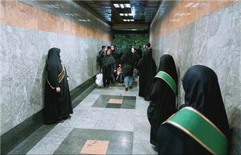 معاون شهردار تهران: نیرویی به نام حجاب‌بان‌ در مترو نداریم/ آنها کارکنان یگان حفاظت مترو هستند